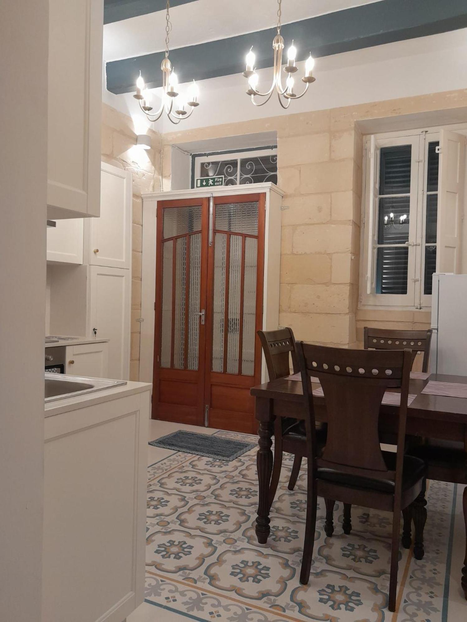 Charming Town House In Cospicua, Valperga Rooms Exterior foto